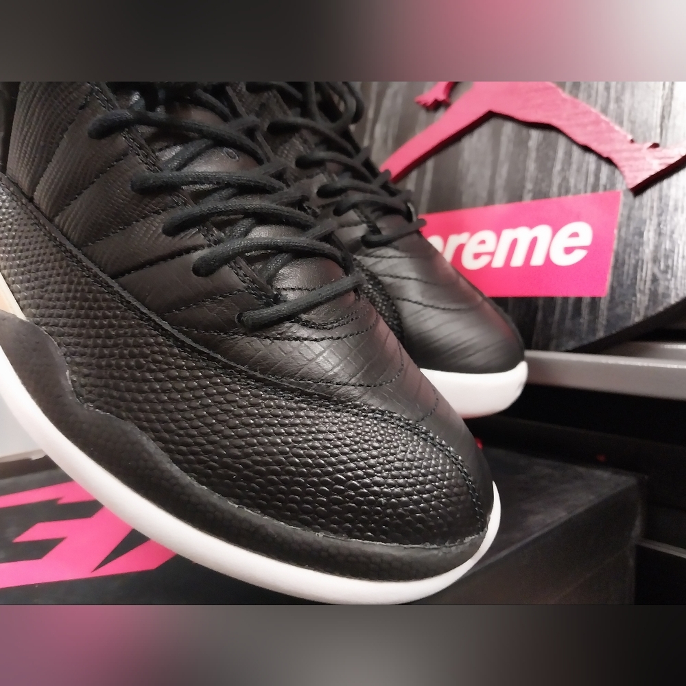 Retro Jordan 12 Reptile playoffs size 11 women's size 9 men's unisex - Picture 2 of 14